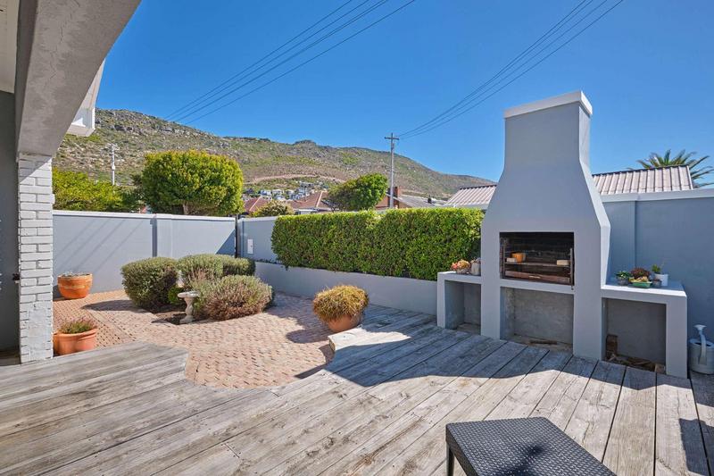 6 Bedroom Property for Sale in Fish Hoek Western Cape